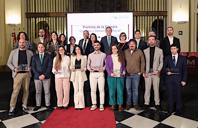 Foto de familia de los reconocimientos.