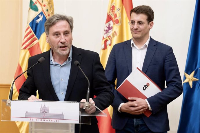 José Luis Soro y Jorge Pueyo, de CHA, se han reunido con el presidente del Gobierno de Aragón, Jorge Azcón