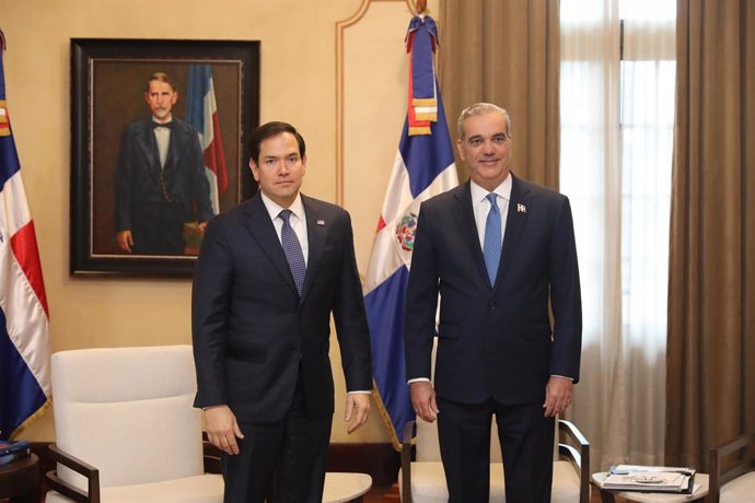 El presidente dominicano, Luis Abinader, con el secretario de Estado de Estados Unidos, Marco Rubio