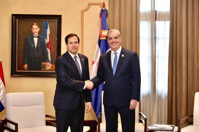 El jefe de la diplomacia estadounidense, Marco Rubio, junto al presidente de República Dominicana, Luis Abinader