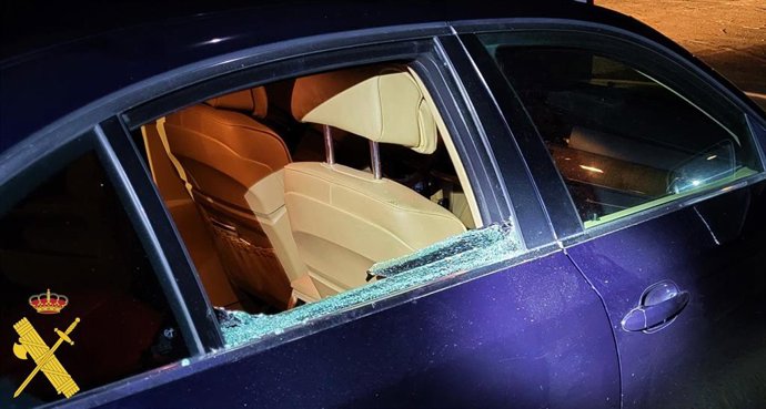 Uno de los vehículos objeto de robo en Adra (Almería).