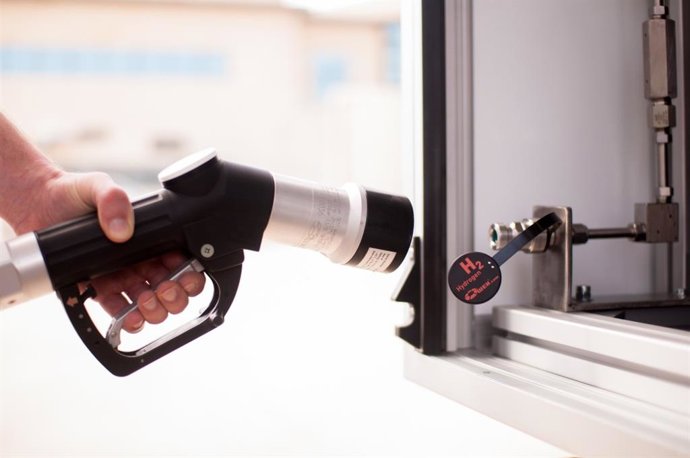 Archivo - Estación móvil de suministro de hidrógeno