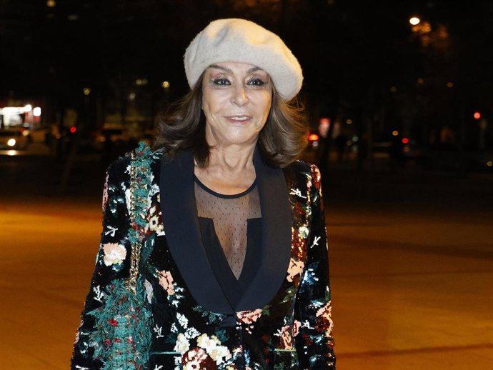 María Ángeles Grajal llega a la Plaza de Toros de las Ventas para asistir a la alfombra roja de la gala de presentación de carteles para la próxima Feria de San Isidro