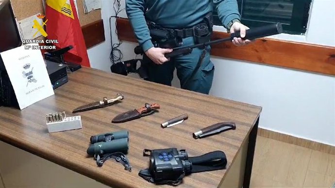 Armas intervenidas en la operación en Hornachuelos (Córdoba).