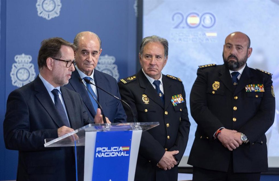 El director de la Policía Portuguesa, Luis Neves, durante una rueda de prensa sobre la localización y arresto de los dos últimos presos fugados de la prisión lusa de Vale de Judeus, en el Complejo Policial de Canillas