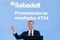 González-Bueno (Sabadell) dice que la OPA "no tiene sentido" con el precio actual