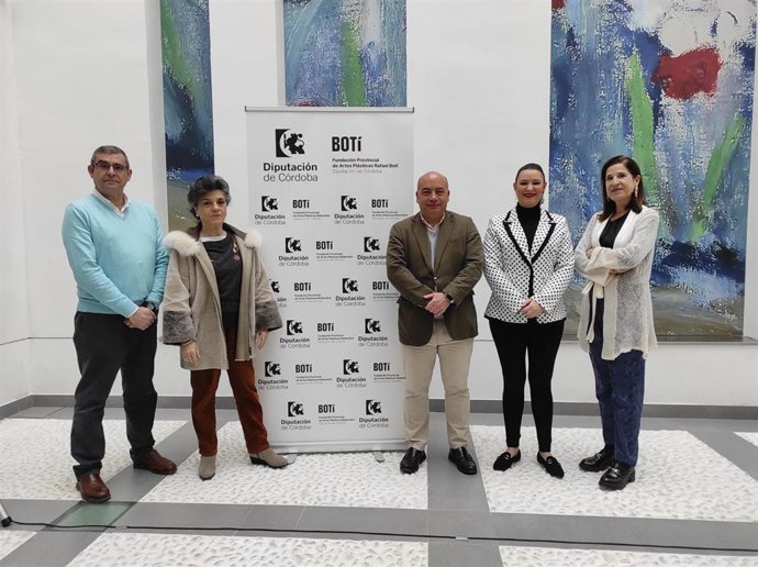 El delegado de Cultura de la Diputación, Gabriel Duque (centro), en la presentación de las actividades en el Centro Rafael Botí.