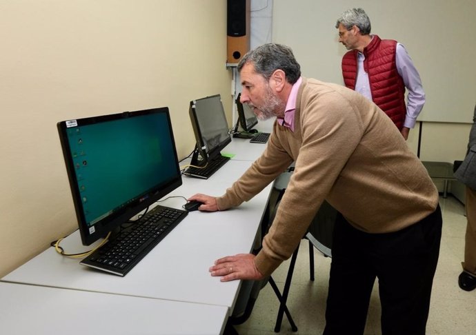 Archivo - El delegado de Inclusión Social de la Junta en Cádiz, Alfonso Candón, en una imagen de archivo.