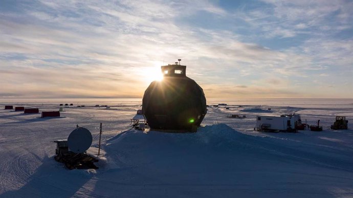 El campamento de investigadores en la Corriente de Hielo del Noreste de Groenlandia (NEGIS), a unos 400 kilómetros de la costa.