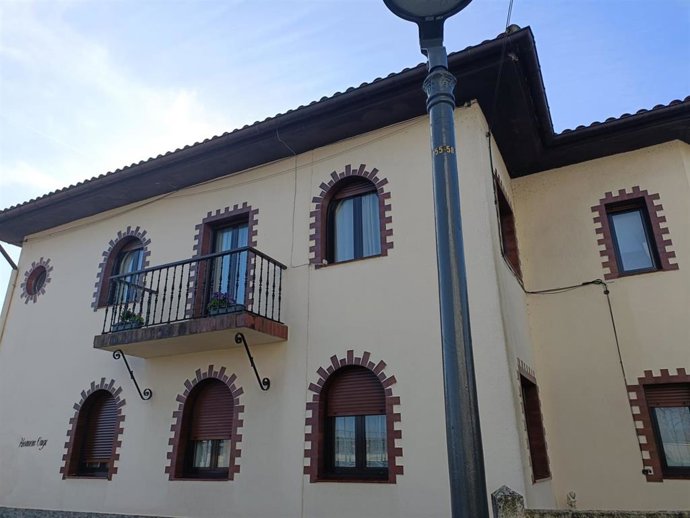 Fachada del edificio en el que produjo la agresión de una mujer supuestamente por parte de su hijo en Irun