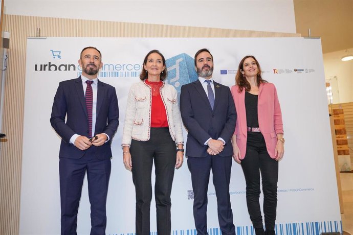 Archivo - Javier Hurtado y Maider Etxebarria (dcha)