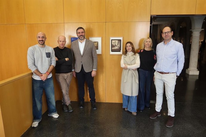 Presentación de las imágenes de la muestra 'Túnez en sepia' que acoge el CAF.