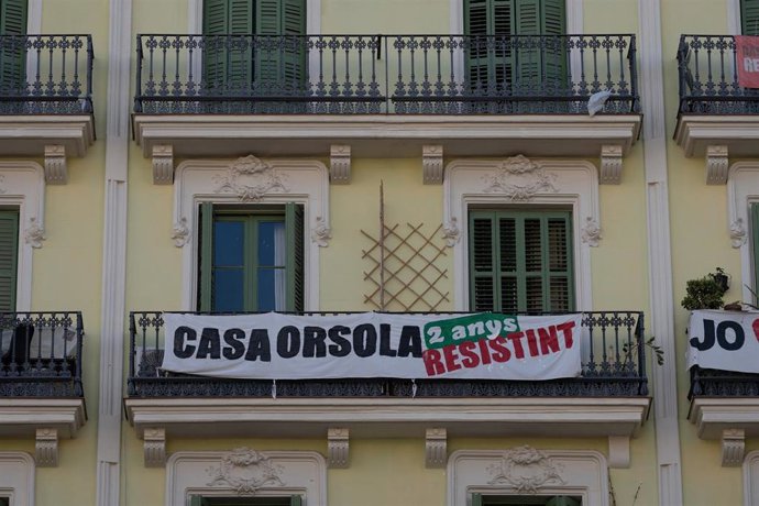 Fachada de la Casa Orsola, a 22 de enero de 2025, en Barcelona