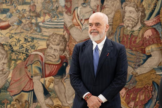El primer ministro de Albania, Edi Rama, durante el recibimiento en audiencia del Rey Felipe VI, en el Palacio de La Zarzuela.