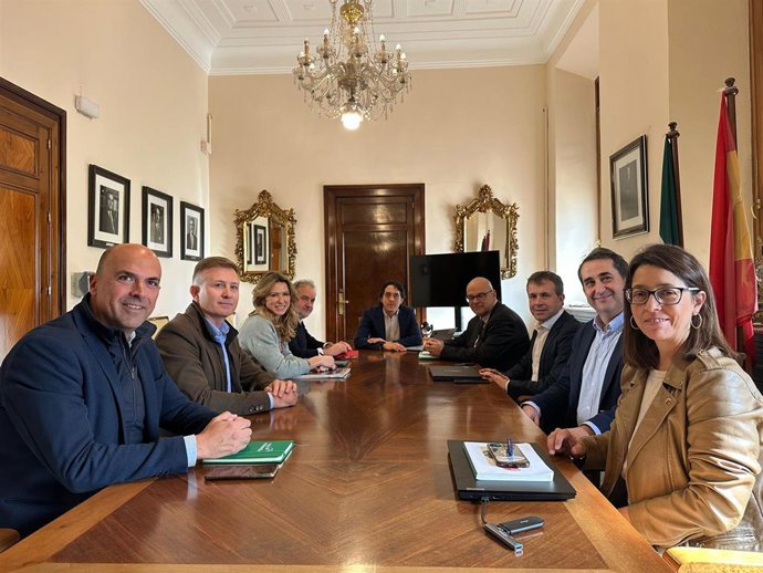 Reunión entre Ayuntamiento y CHG