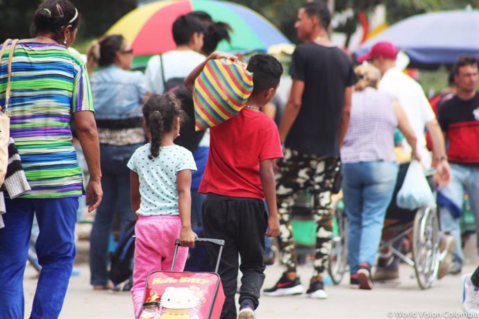 Archivo - Imagen de archivo de un grupo de migrantes a su llegada a Colombia.