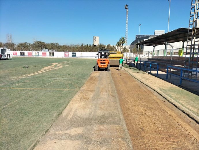 El Vila-real CF i la Fundació Trinidad Alfonso acorden amb l'Ajuntament de Catarroja rehabilitar el camp de futbol