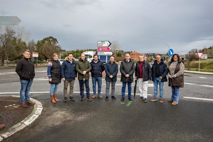 Inicio de las obras de la glorieta en la intersección de la N-611 y la CA-233