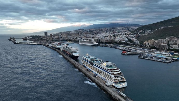 La provincia de Santa Cruz de Tenerife, en segunda posición en tráfico de pasajeros a nivel nacional, con 6,8 millones