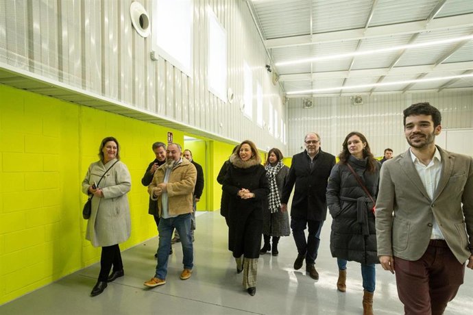 A alcaldesa de Zaragoza, Natalia Chueca, inaugura el pabellón de Montañana