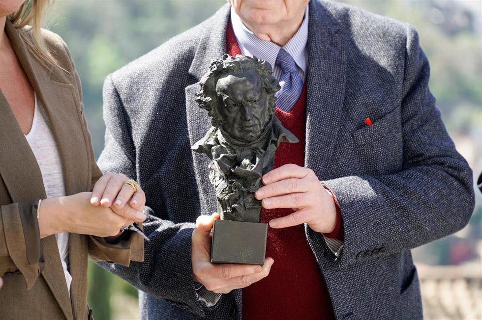 Archivo - Detalle del premio durante la presentación de la 39 edición de los Premios Goya en el Mirador de San Nicolás, a 3 de abril de 2024 en Granada (Andalucía, España). El presidente de Academia de las Artes y las Ciencias Cinematográficas de Españ