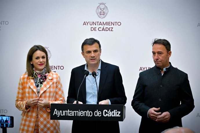 El alcalde de Cádiz, Bruno García, en rueda de prensa.