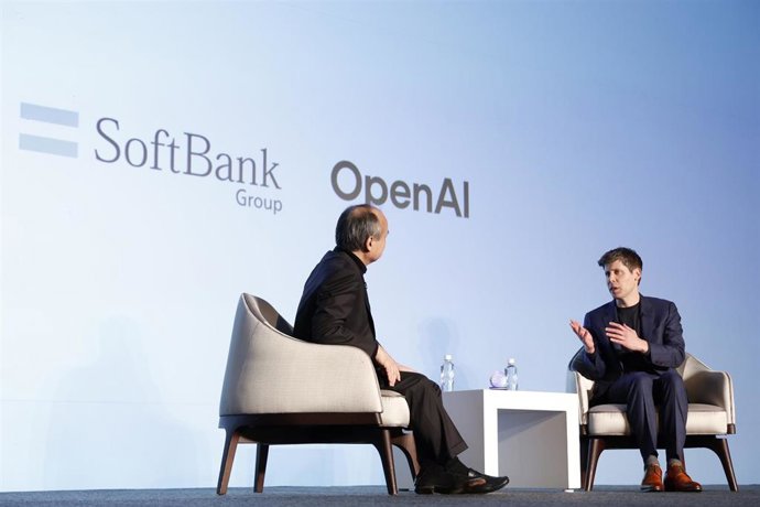 03 February 2025, Japan, Tokyo: (L to R) Masayoshi Son CEO of SoftBank Group Corp. and Sam Altman CEO of OpenAI share opinions on the future of the artificial intelligence (AI) and the internet during a news conference in Tokyo. SoftBank CEO Masayoshi Son