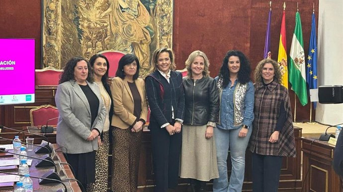 La responsable de Igualdad de la Diputación de Cádiz, Susana Sánchez Toro, en la reunión con el resto de diputaciones andaluzas para coordinar la campaña del 8 de marzo