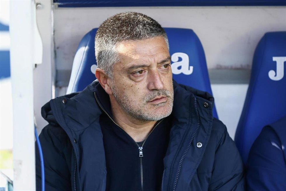 El entrenador del Sevilla, Xavi García Pimienta, durante un partido de LaLiga EA Sports.