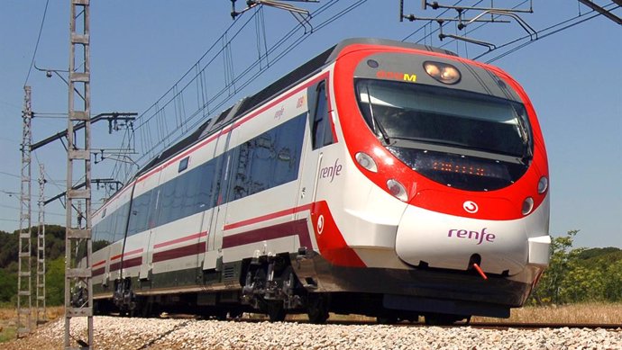 Archivo - Arxiu - Imatge d'arxiu d'un tren de Renfe