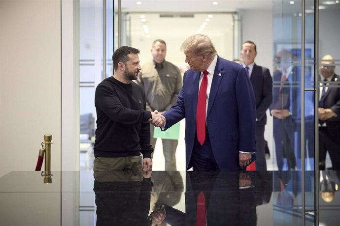 Archivo - Volodimir Zelenski y Donald Trump.