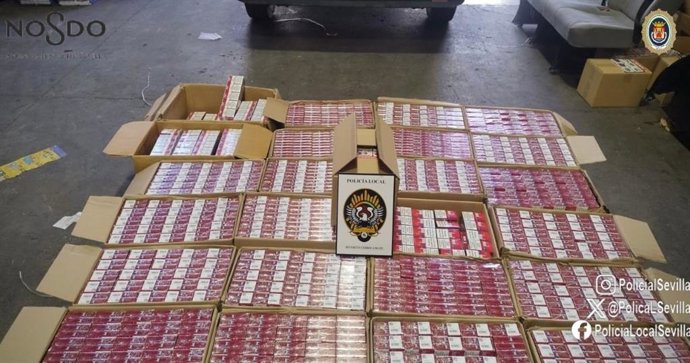 Incautación de cajetillas de tabaco.