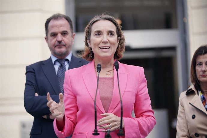 Archivo - La portavoz del PP en el Congreso de los Diputados, Cuca Gamarra, responde a los medios tras una visita al Museo Centro Memorial de las Víctimas del Terrorismo, a 28 de septiembre de 2022, en Vitoria-Gasteiz, Álava (Euskadi).