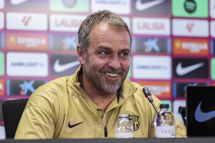 Archivo - Hansi Flick, head coach of FC Barcelona attends his press conference during the training day of FC Barcelona ahead the Spanish League, La Liga EA Sports, football match against Atletico de Madrid at Ciudad Esportiva Joan Gamper on December 20, 2