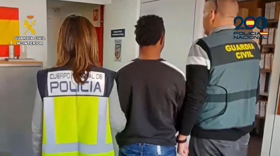 La Policía Nacional y la Guardia Civil han detenido a seis personas de un grupo criminal expertas en el robo con fuerza en viviendas y establecimientos de España.