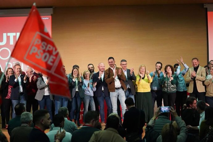 El alcalde de Mislata, secretario general del PSPV-PSOE en la provincia de Valencia y candidato a la reelección, Carlos Fernández Bielsa, en el acto de presentación de su candidatura a la reelección