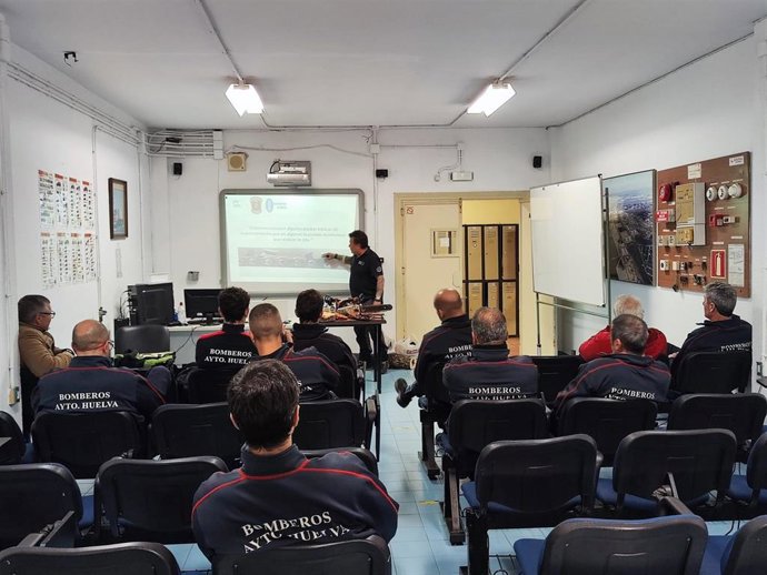 Formación a bomberos de Huelva.
