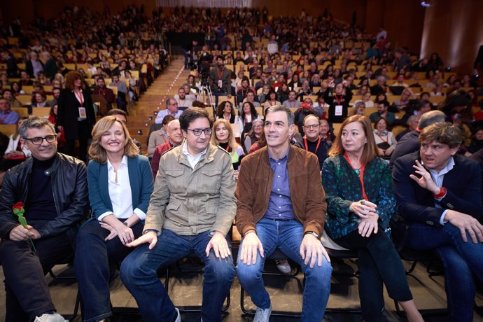 (I-D) El ministro de la Presidencia, Justicia y Relaciones con las Cortes, Félix Bolaños, la portavoz del Gobierno y ministra de Educación, Pilar Alegría, el secretario general del PSOE-M y ministro para la Transformación Digital y de la Función 