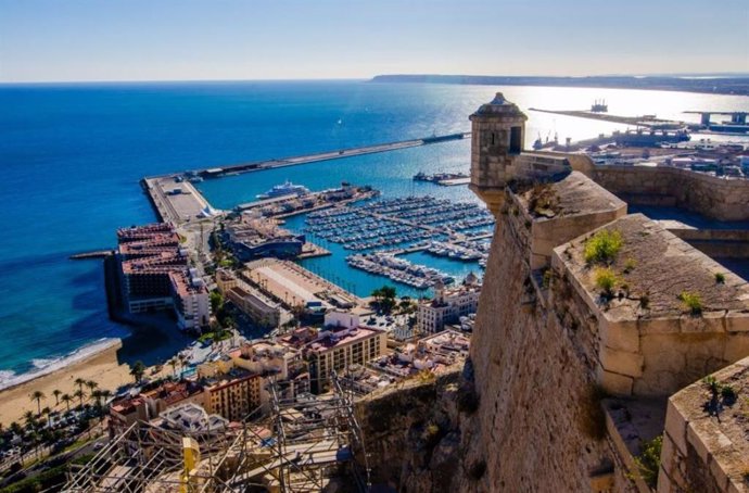 Un grupo de periodistas de Nueva York visita Alicante para conocer y trasladar su oferta turística