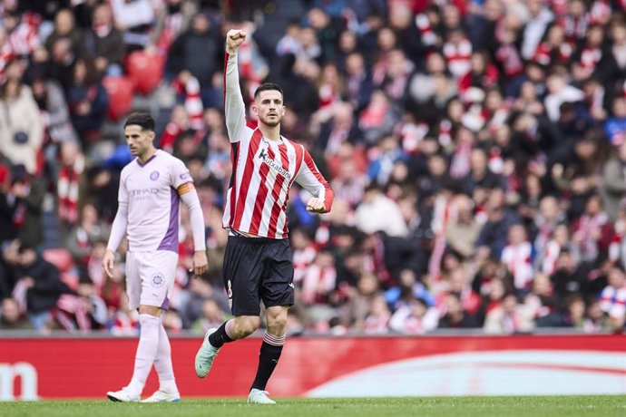 Oihan Sancet celebra un gol con el Athletic Club.