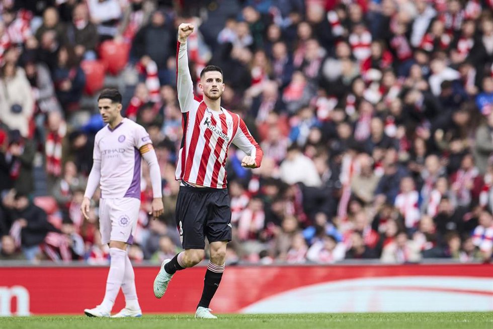 Oihan Sancet celebra un gol con el Athletic Club.