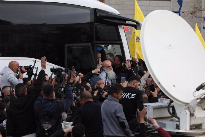 February 1, 2025, Ramallah, West Bank, Palestinian Territory: Palestinians, who were released from Israeli jails on Saturday as part of the fourth batch of the prisoner swap deal between Israel and Hamas, are being welcomed by their relatives and citizens