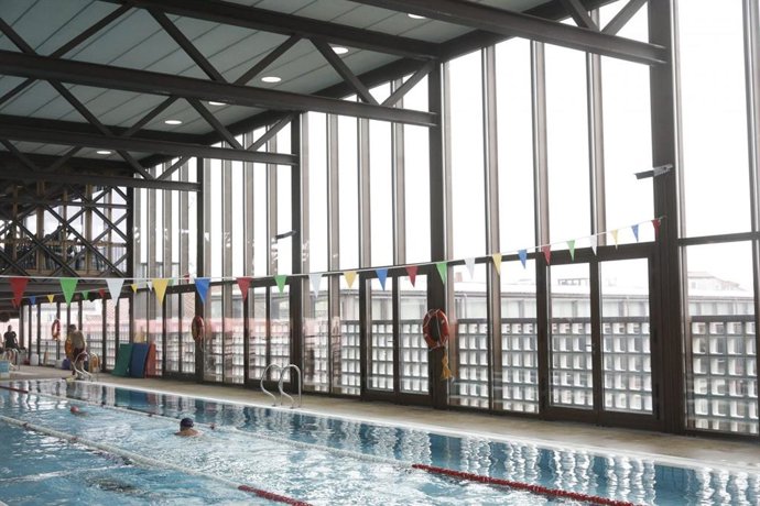 Archivo - Piscinas del Centro Deportivo Municipal Escuelas de San Antón