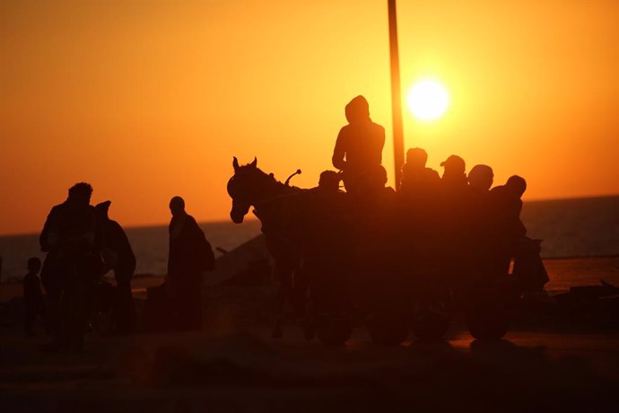 Palestins desplaçats de tornada al nord de Gaza