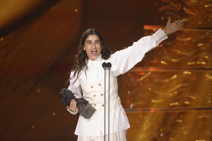 La actriz Carolina Yuste, tras ganar el Goya a Mejor actriz protagonista por su trabajo en La infiltrada durante la gala de entrega de la 39º edición de los Premios Goya