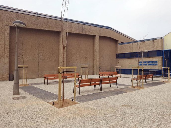 Así luce ahora la plaza de Nuestra Señora del Salz en el barrio de Delicias tras la reforma llevada a cabo por el Ayuntamiento de Zaragoza