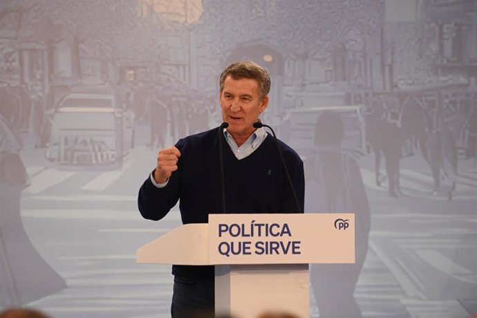 El presidente del PP, Alberto Núñez Feijóo, interviene durante el I Foro de Grandes Ciudades.