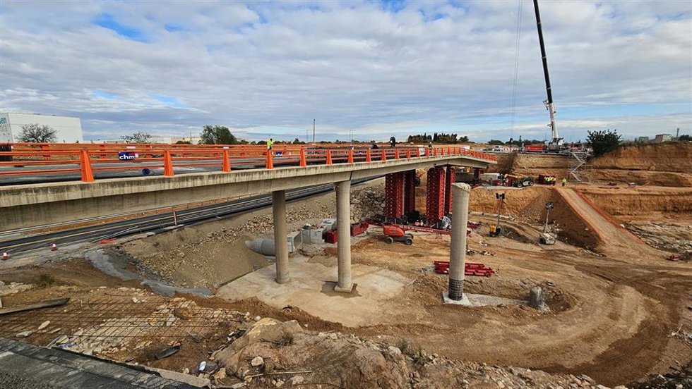 UPV y CalSens monitorizan con tecnología fotónica la reconstrucción del puente de la CV-36 en Torrent tras dana
