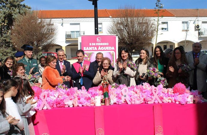 La delegada de la Junta en Ciudad Real ha valorado el impacto del programa de prevención durante su participación en los actos de celebración de la Asociación 'Santa Águeda' en Puertollano.