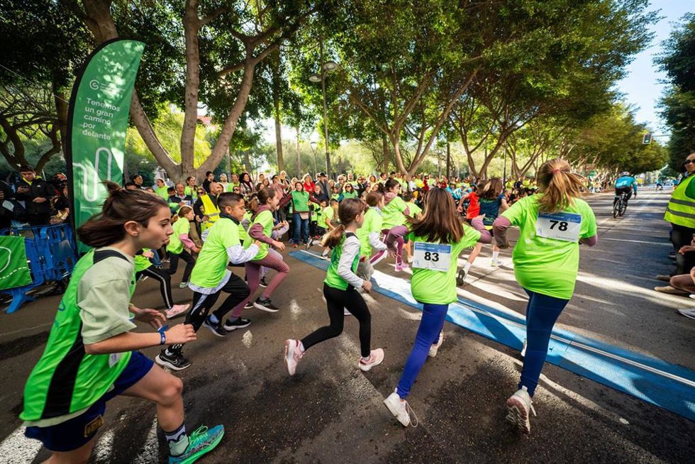 Imagen de la carrera solidaria contra el cáncer en Almería.